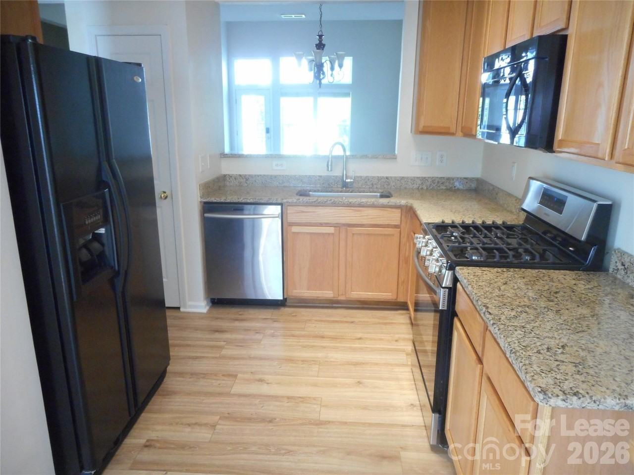 559 Pate Dr - Photo 4 of 28