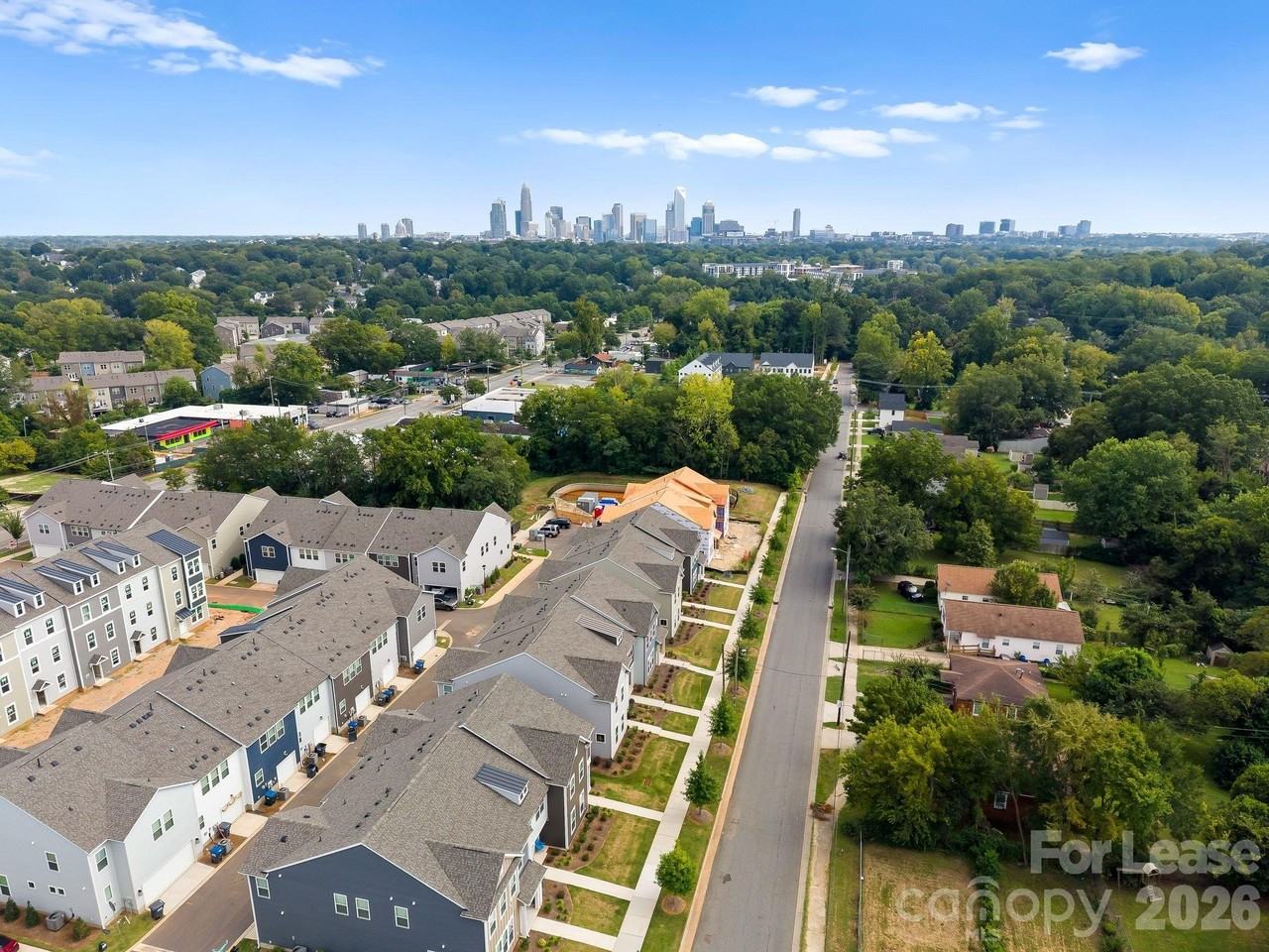 2950 Clyde Dr - Photo 2 of 34
