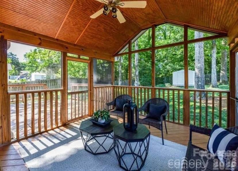 10909 Tradewinds Ln - Photo 3 of 17