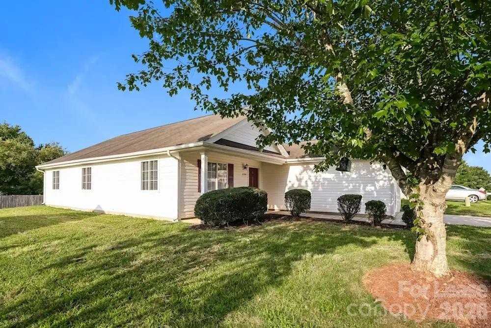 3737 Foxton Dr - Photo 4 of 7
