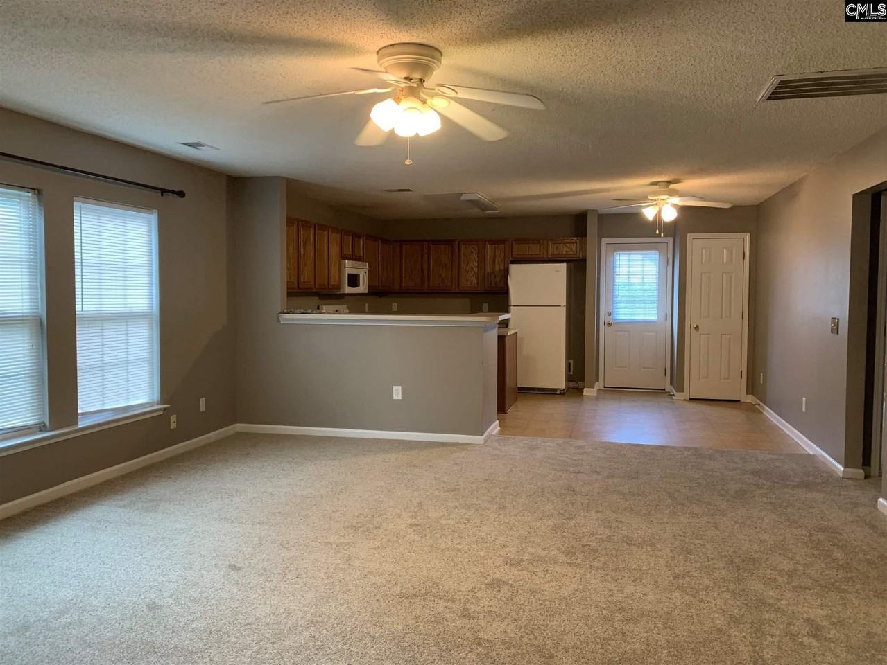 113 Baltic Ct - Photo 3 of 19