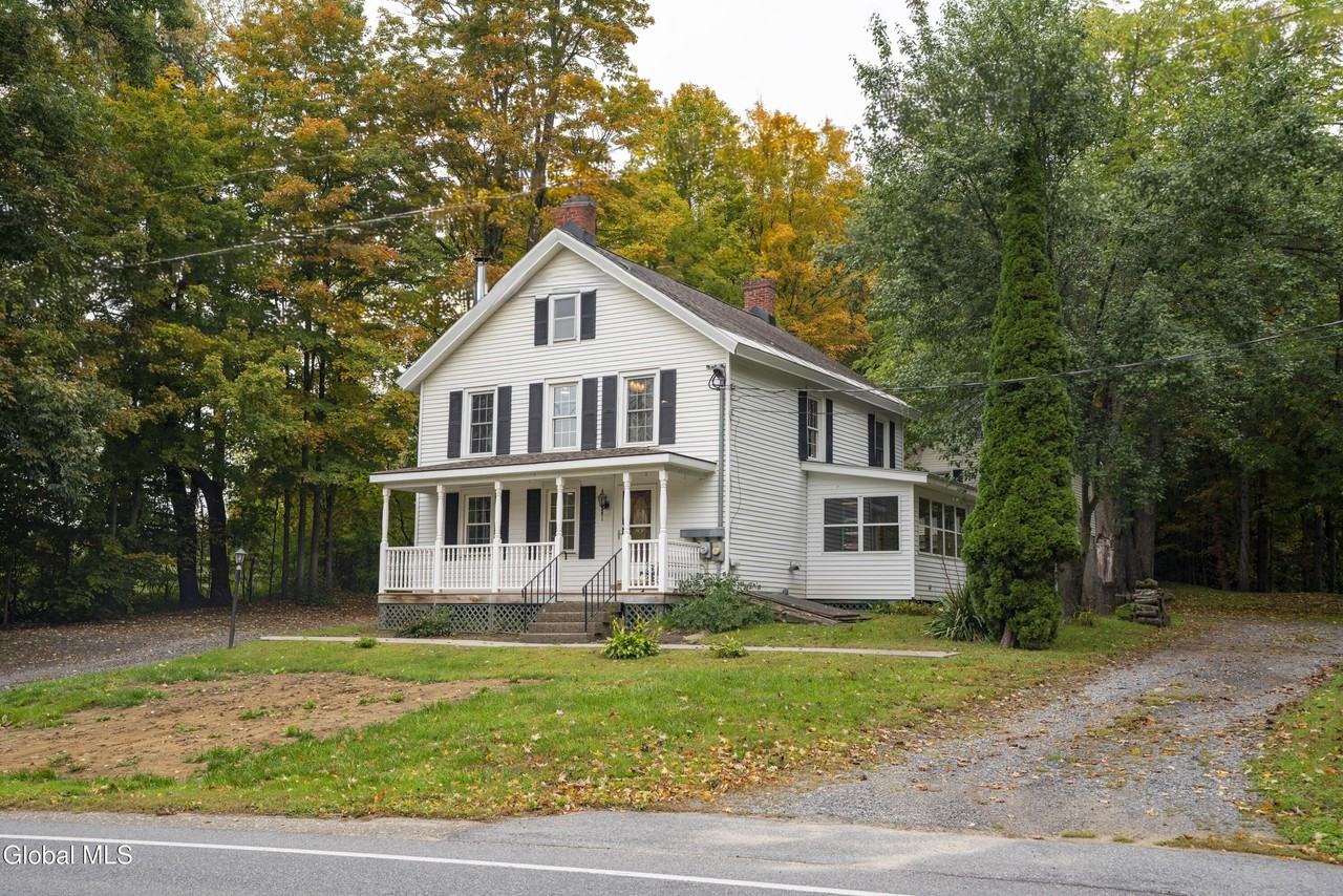 137 Daniels Rd - Photo 3 of 25