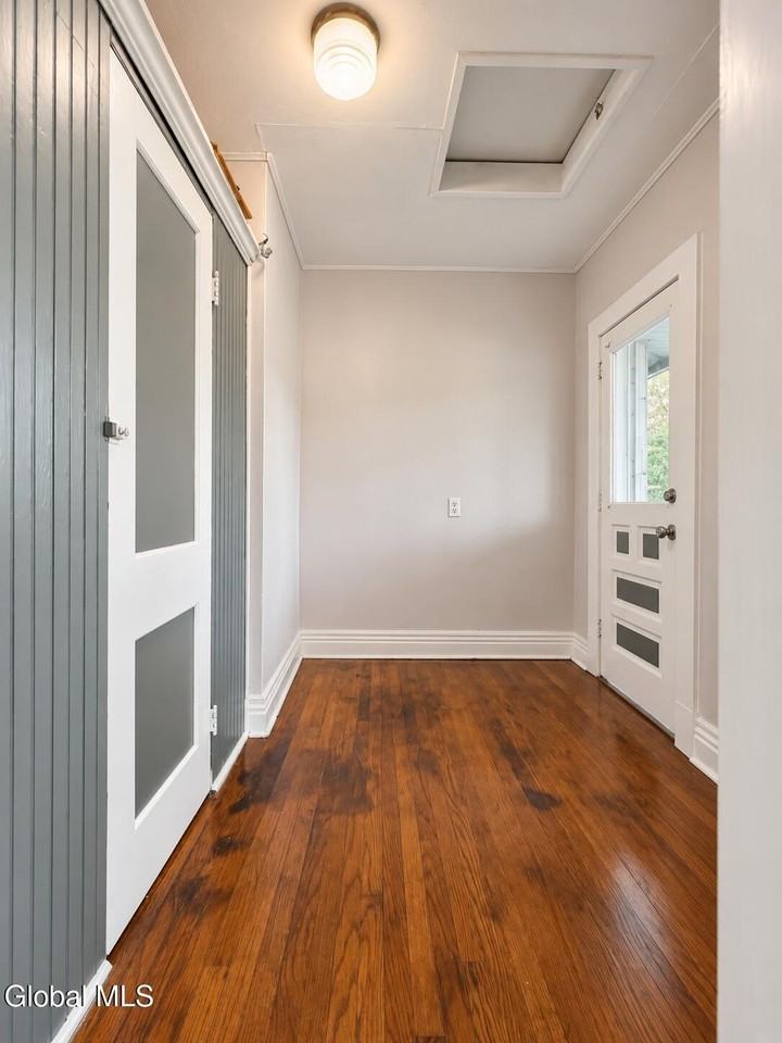 359 Forest Ave - Photo 4 of 10