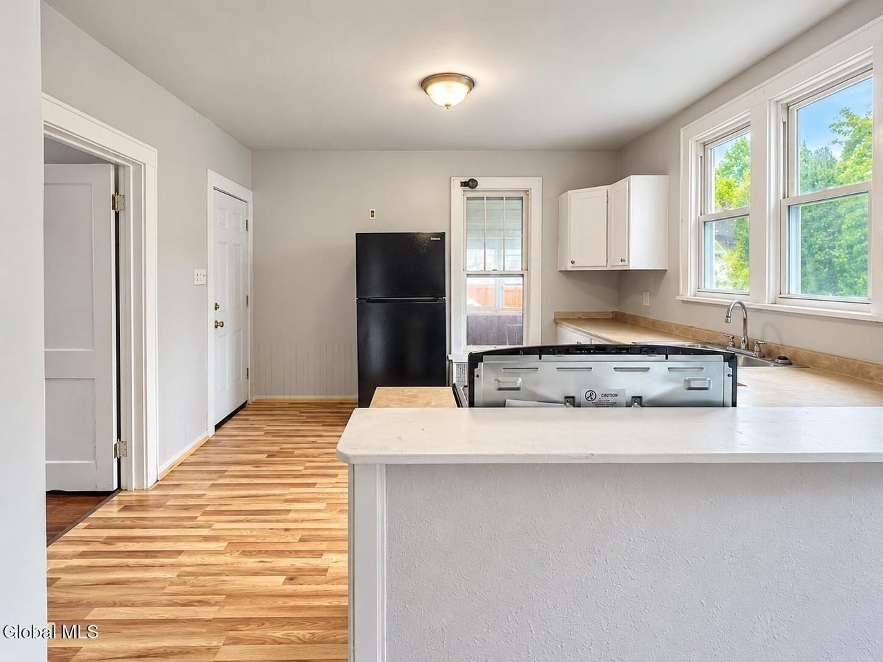 359 Forest Ave - Photo 6 of 10