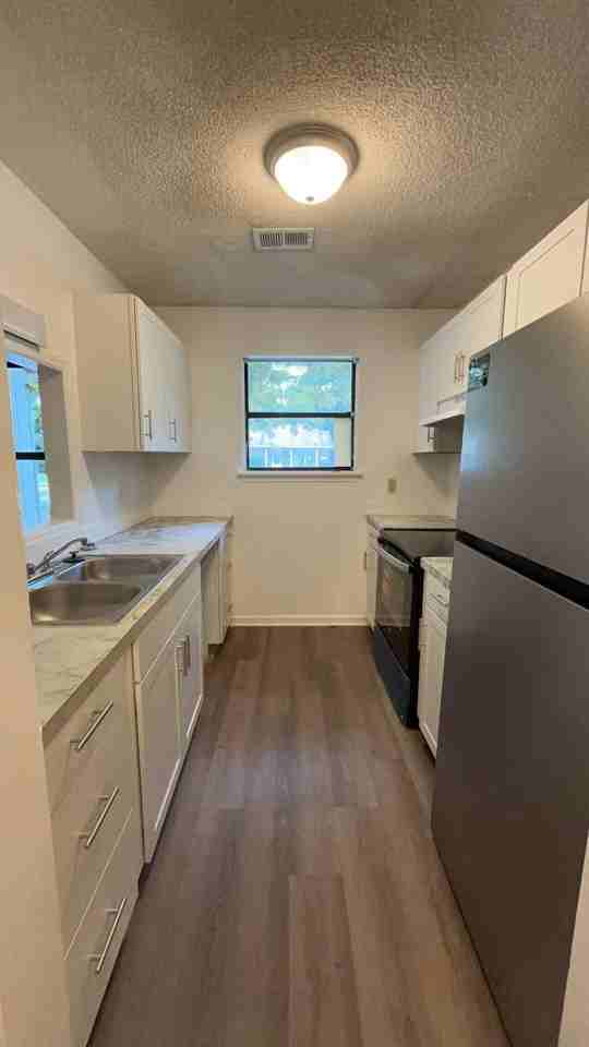 169 Hummingbird Ave #A - Photo 4 of 12