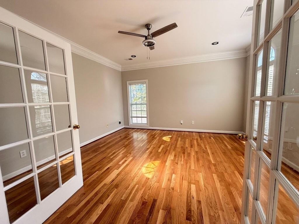 1537 Oakhurst Dr - Photo 5 of 37