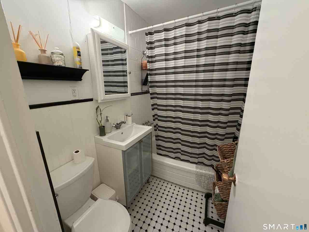 30 Glenbrook Rd #8C - Photo 4 of 13