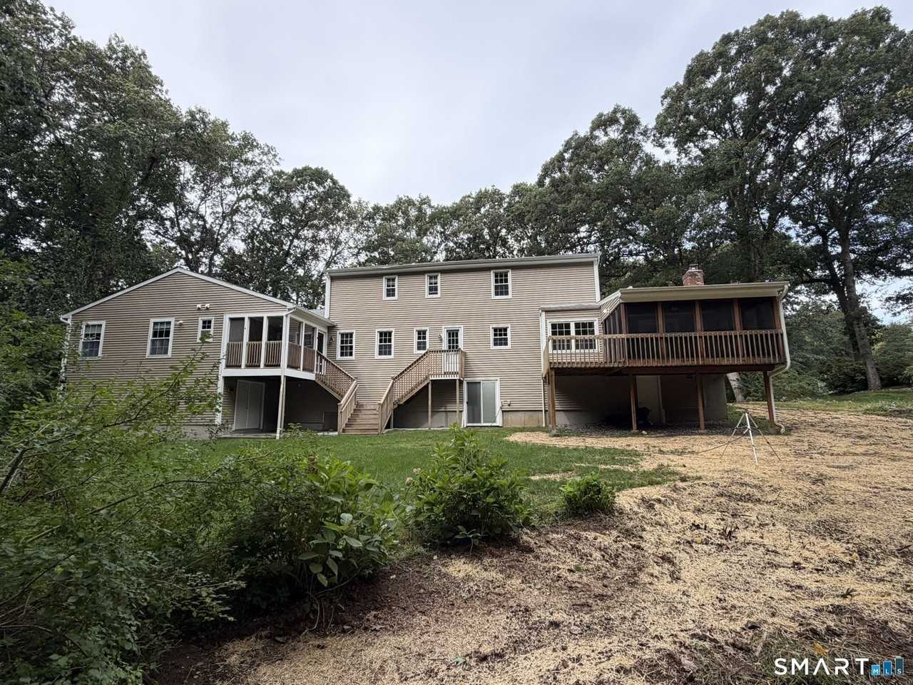 76 Bunker Hill Dr - Photo 3 of 18
