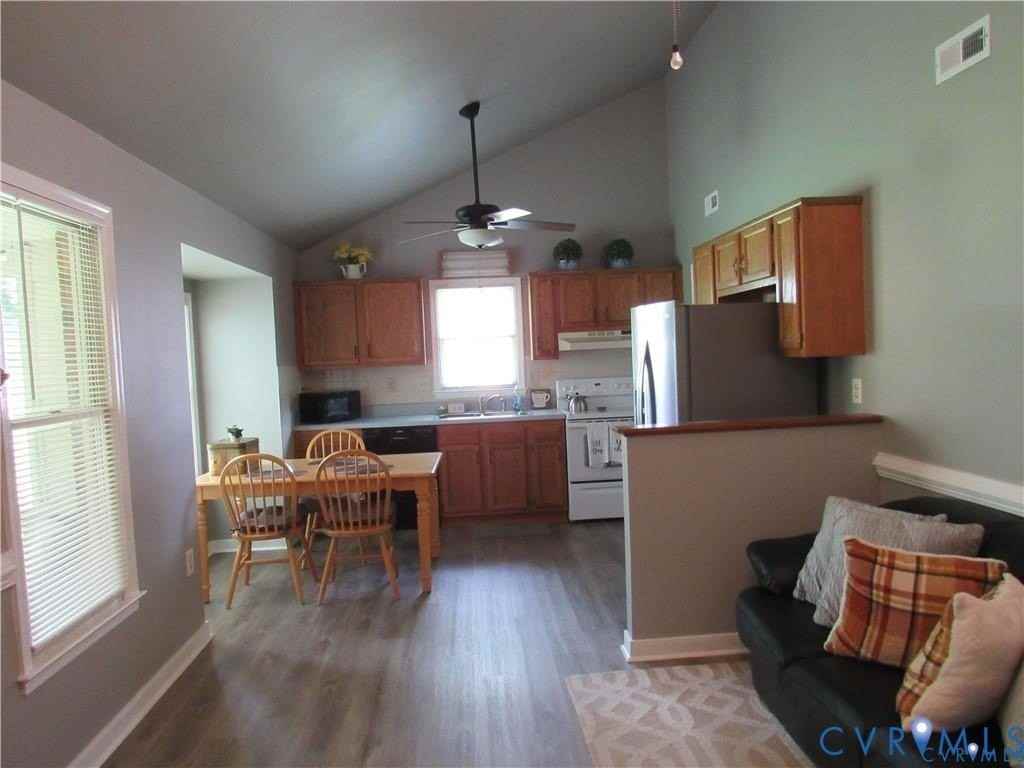 8506 Lyndale Dr - Photo 3 of 13