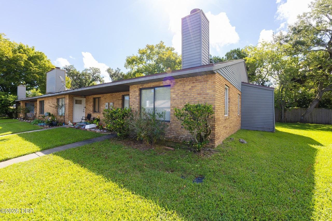 1560 Hancock Ln - Photo 2 of 30