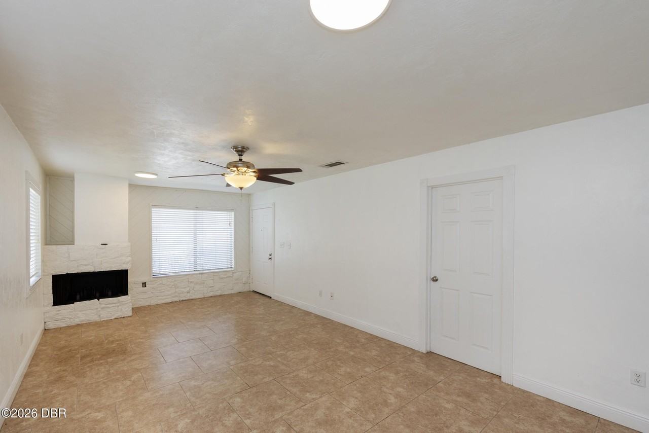 1560 Hancock Ln - Photo 6 of 30