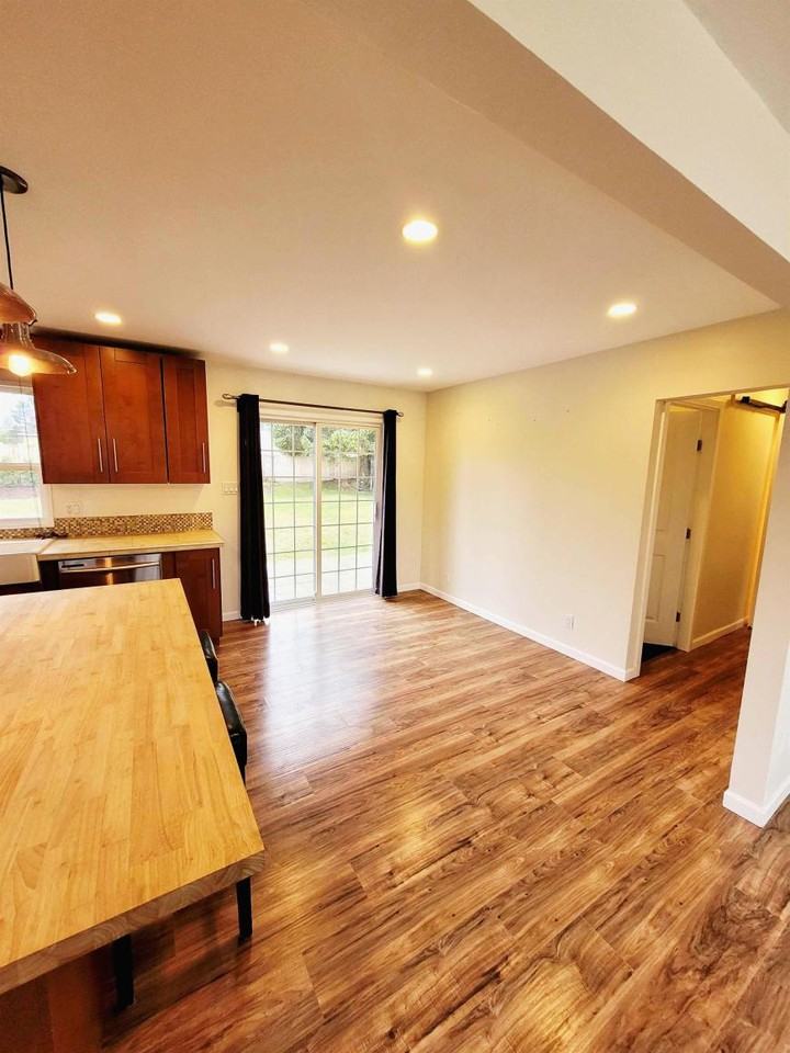 49 Bayer St - Photo 4 of 10