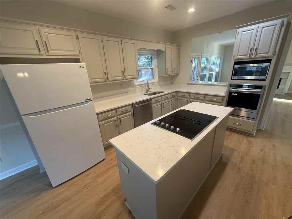 525 Birch Forest Ln - Photo 5 of 44
