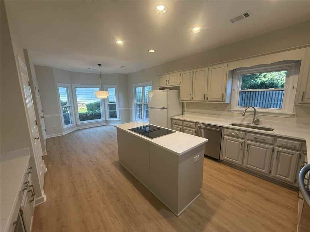 525 Birch Forest Ln - Photo 7 of 44