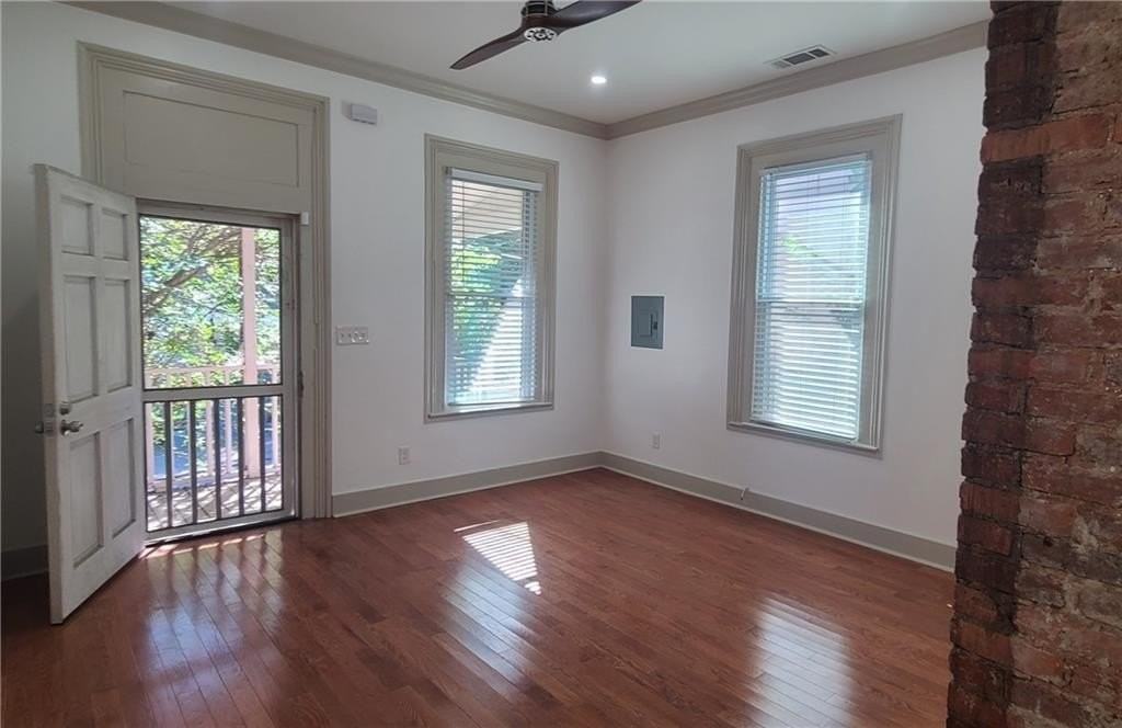 357 Cameron St Se - Photo 3 of 10