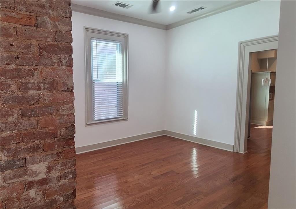 357 Cameron St Se - Photo 4 of 10