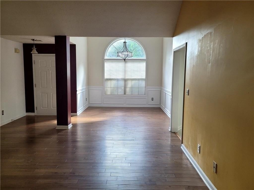 2360 Pettit Dr - Photo 3 of 25