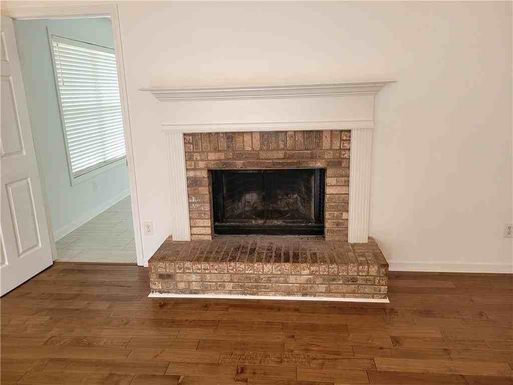 2360 Pettit Dr - Photo 4 of 25