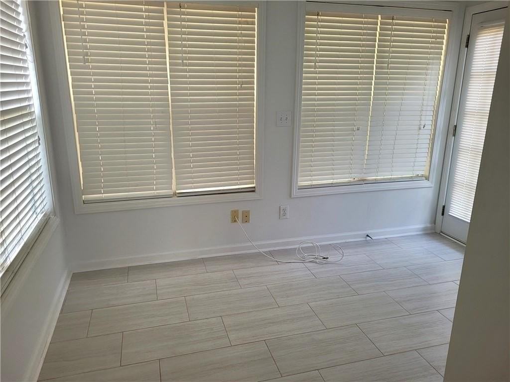 2360 Pettit Dr - Photo 6 of 25