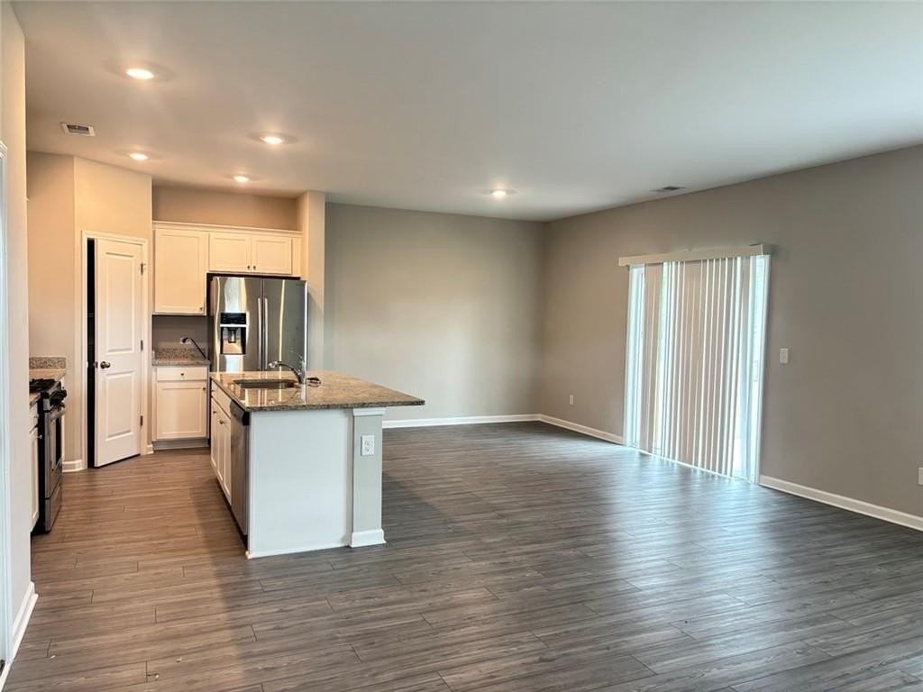 243 Grey Falcon Ave - Photo 3 of 8