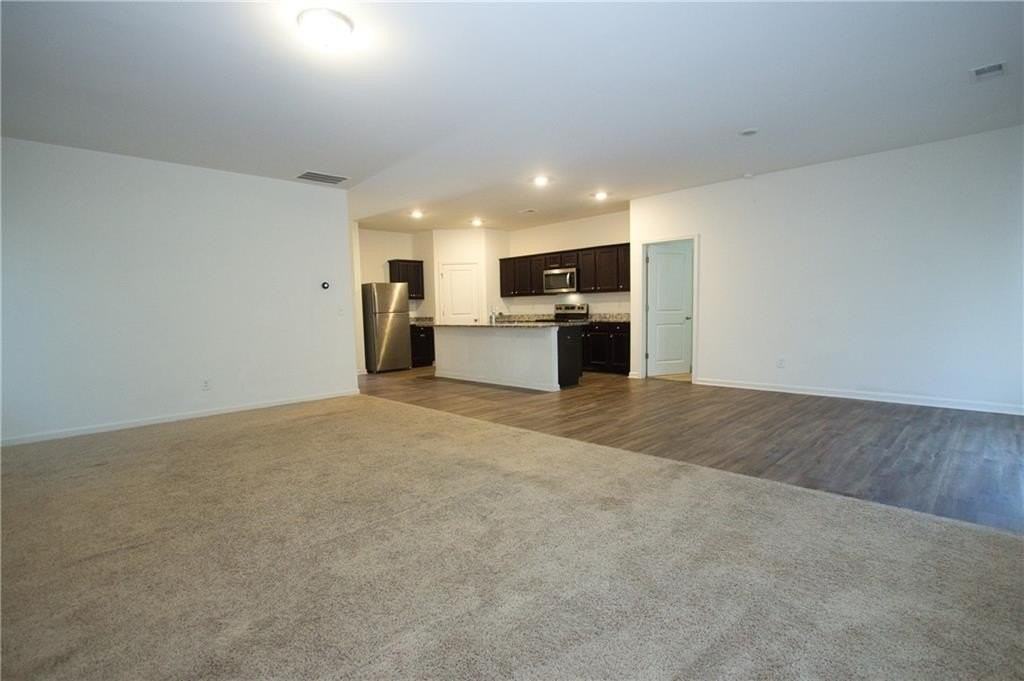 222 Sinclair Way - Photo 6 of 34