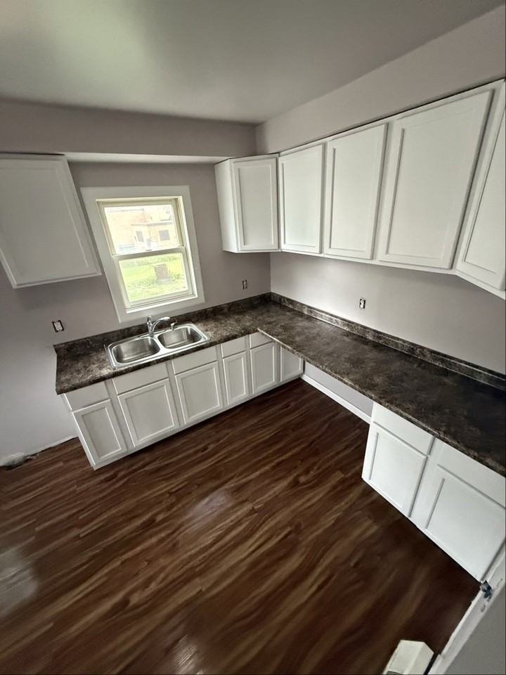 389 Fond Du Lac St - Photo 4 of 4