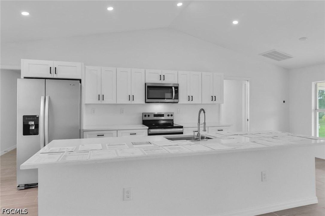 2221 Nw 43rd Ave - Photo 3 of 27