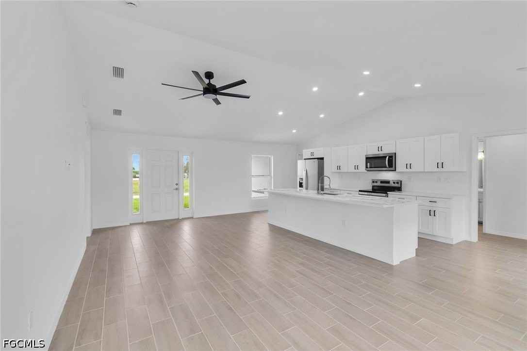 2221 Nw 43rd Ave - Photo 7 of 27