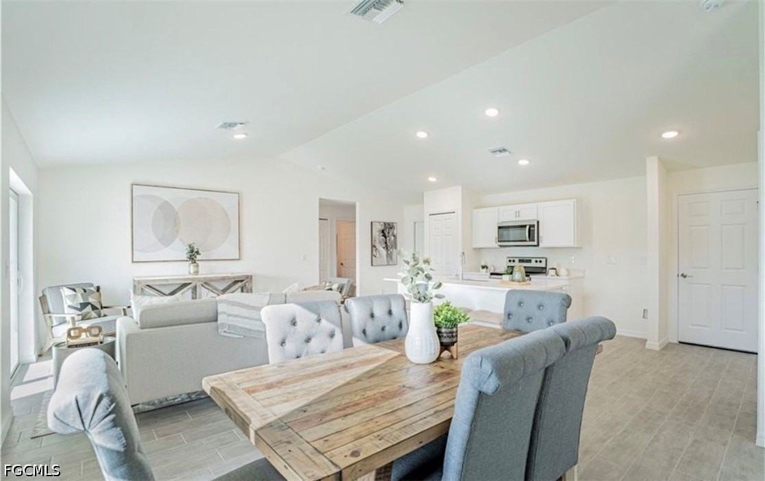228 Nw 24th Ave - Photo 2 of 3