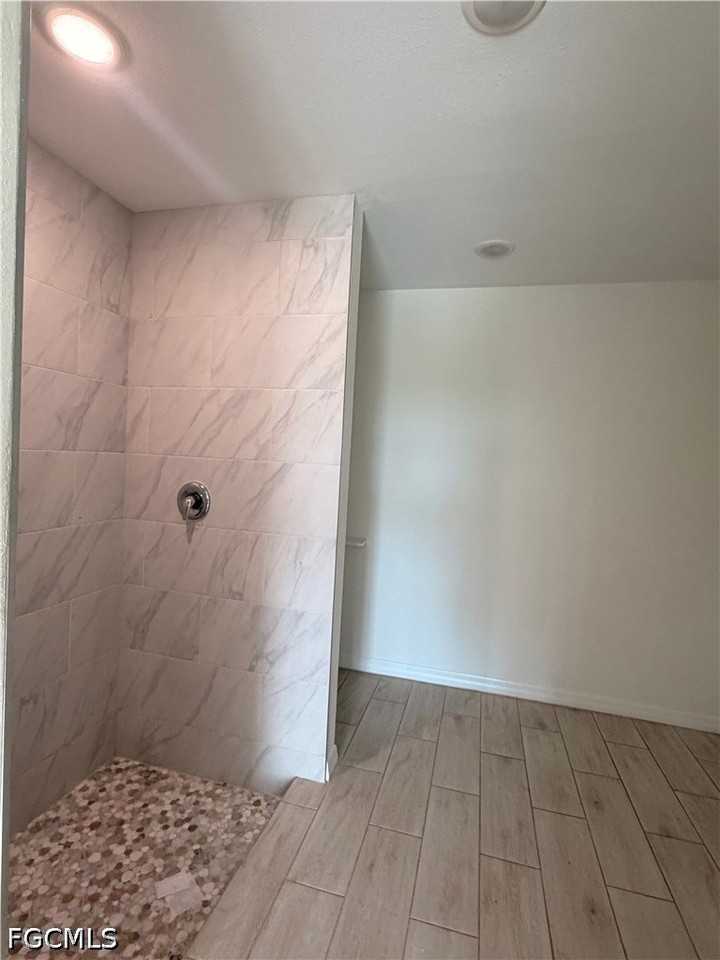3006 Nw 9th Ct - Photo 5 of 18