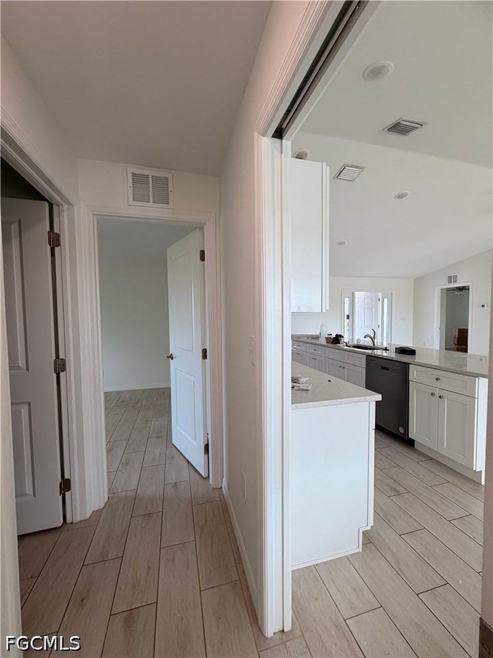 3006 Nw 9th Ct - Photo 6 of 18
