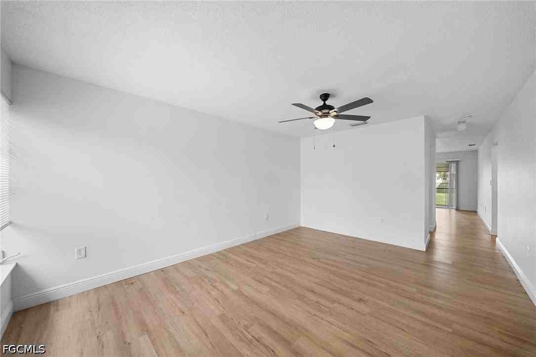 11370 Summerwinds Ct - Photo 3 of 24