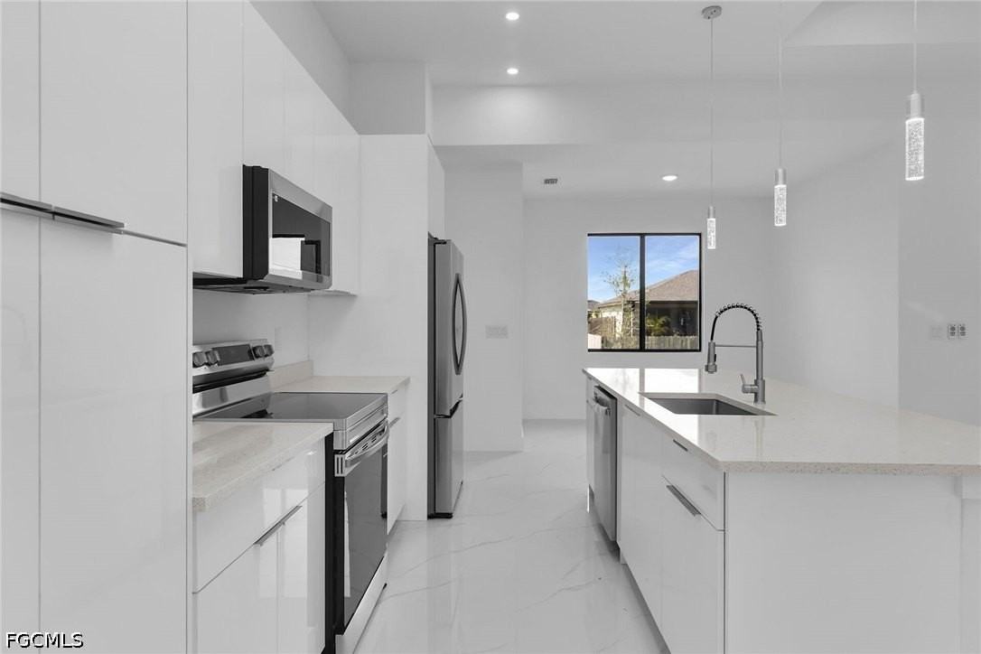4202 Nw 33rd St - Photo 4 of 39