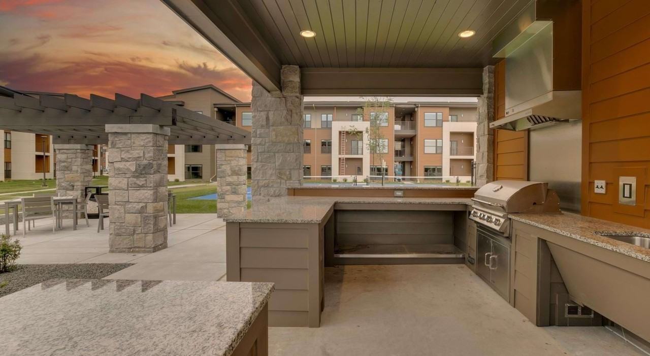 Avante Apartments - Photo 3 of 35