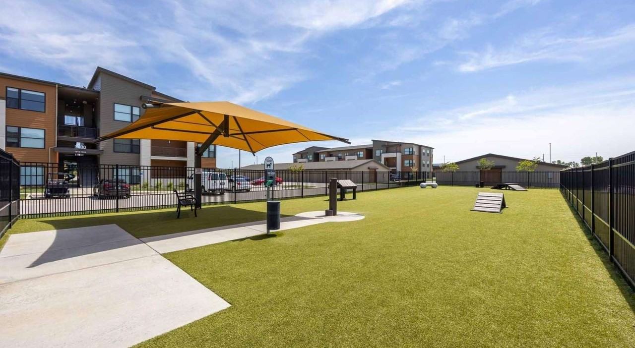 Avante Apartments - Photo 6 of 35