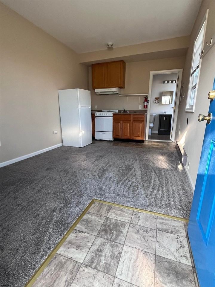 214 Seaside Ave Ave - Photo 2 of 7