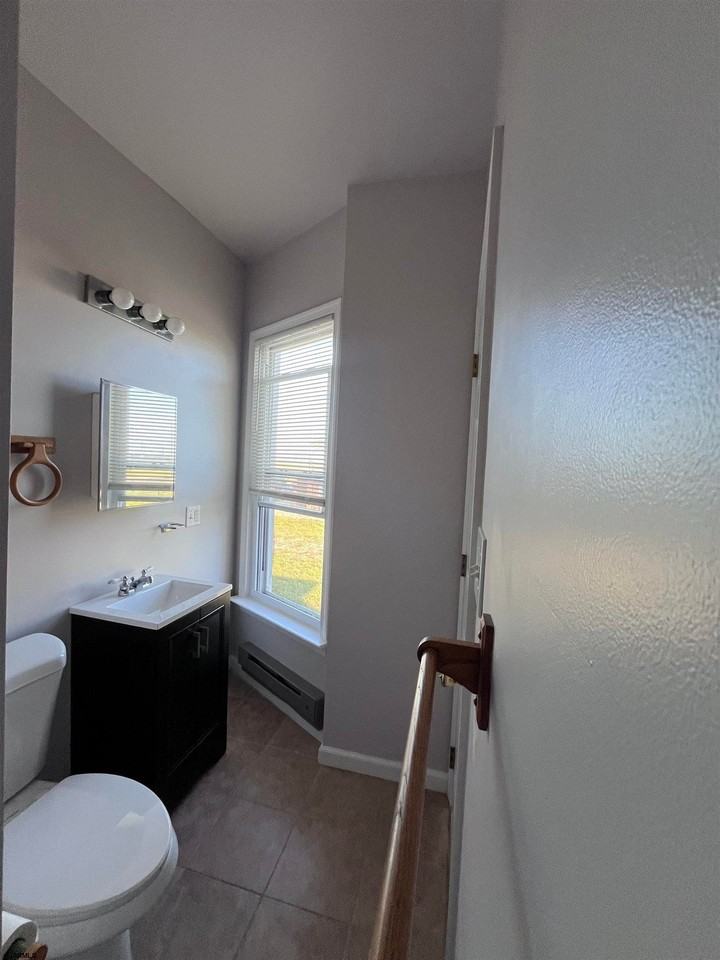214 Seaside Ave Ave - Photo 6 of 7