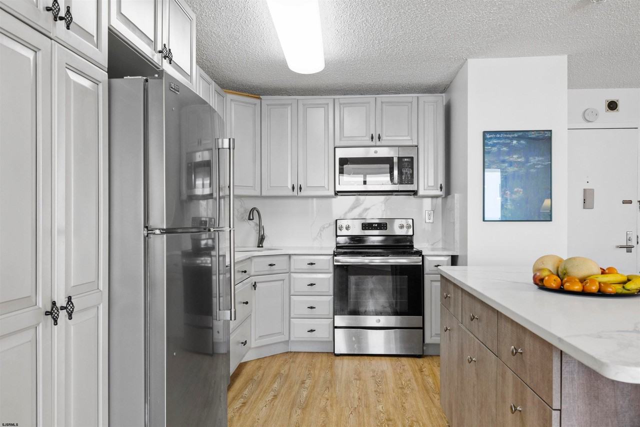 9600 Atlantic Ave - Photo 7 of 33