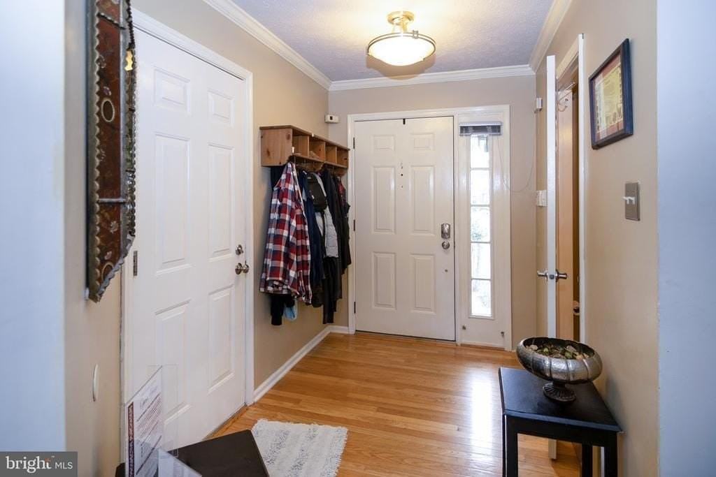 400 Williamsburg Ct - Photo 5 of 50