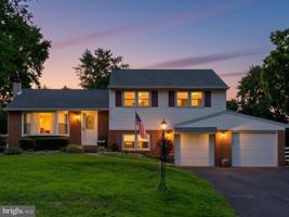 featured image of 2176 Meadowview Dr