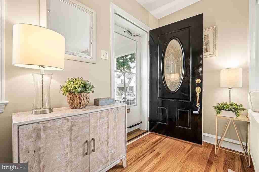 751 Oak View Rd - Photo 2 of 38
