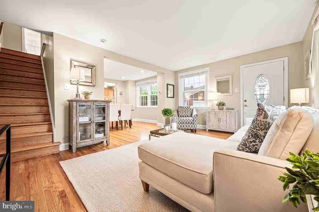 751 Oak View Rd - Photo 5 of 38