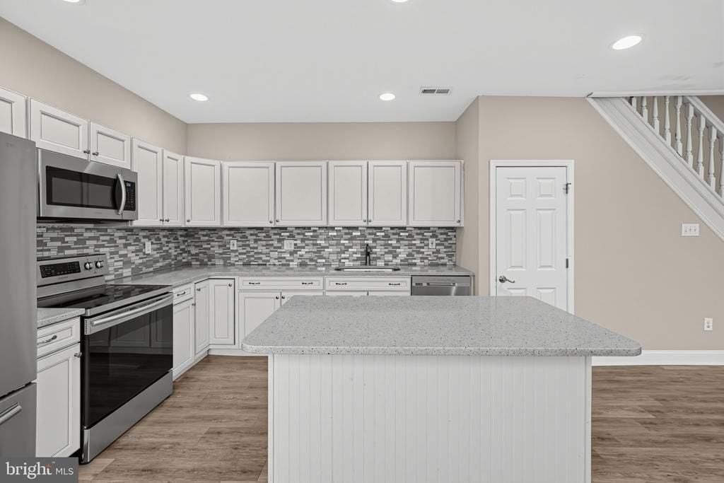 927 Spring Mill Ave - Photo 4 of 14