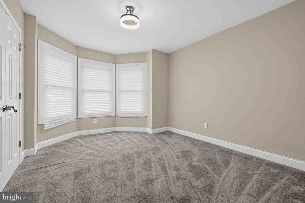 927 Spring Mill Ave - Photo 7 of 14