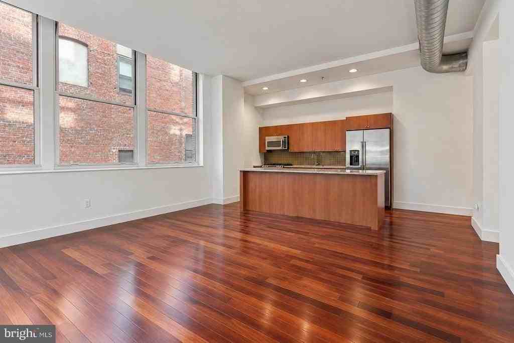 1101 Locust St - Photo 2 of 23