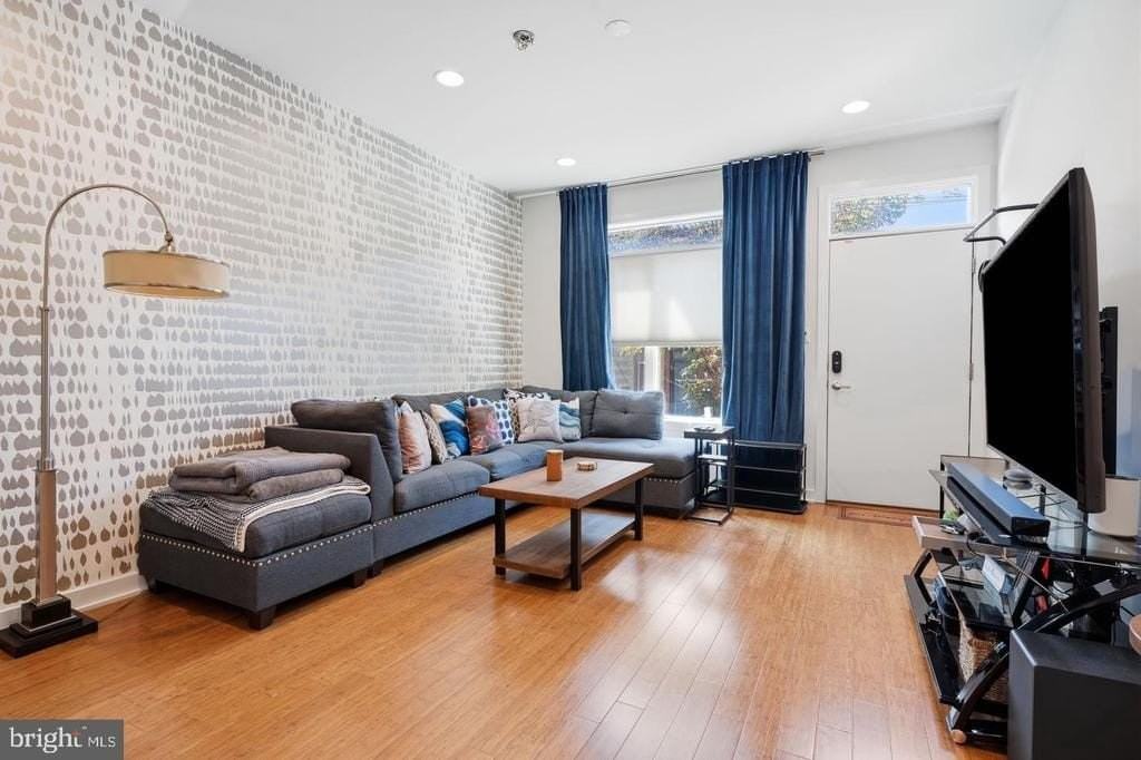 2709 Cambridge St - Photo 5 of 39