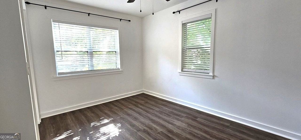 3230 W Shadowlawn Ave Ne - Photo 5 of 10