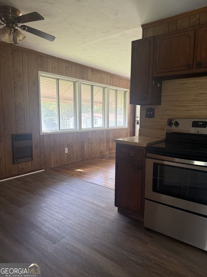 6646 Wolf River Ct - Photo 5 of 16