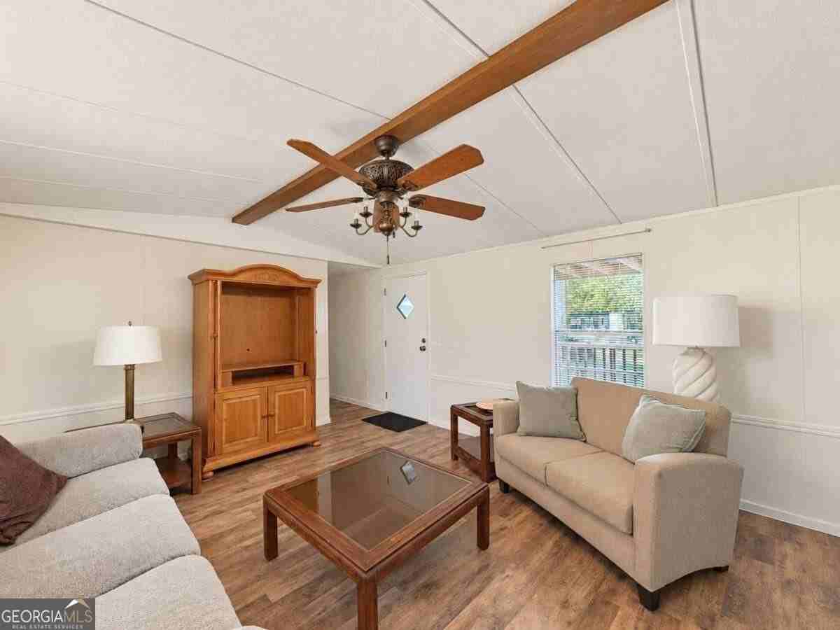 201 Sloan St - Photo 5 of 19