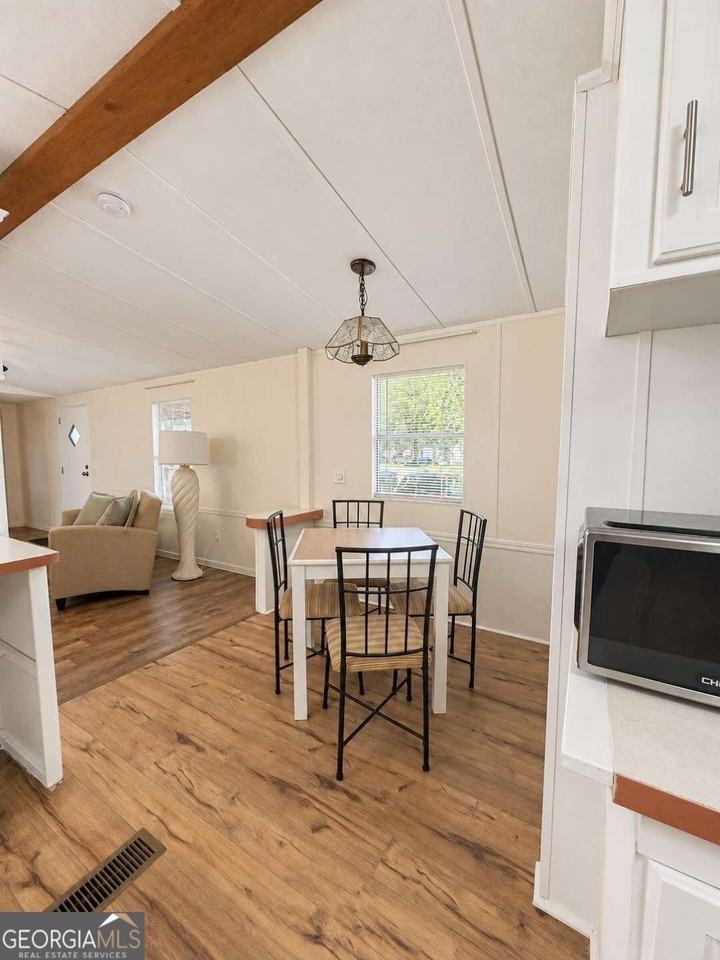 201 Sloan St - Photo 6 of 19